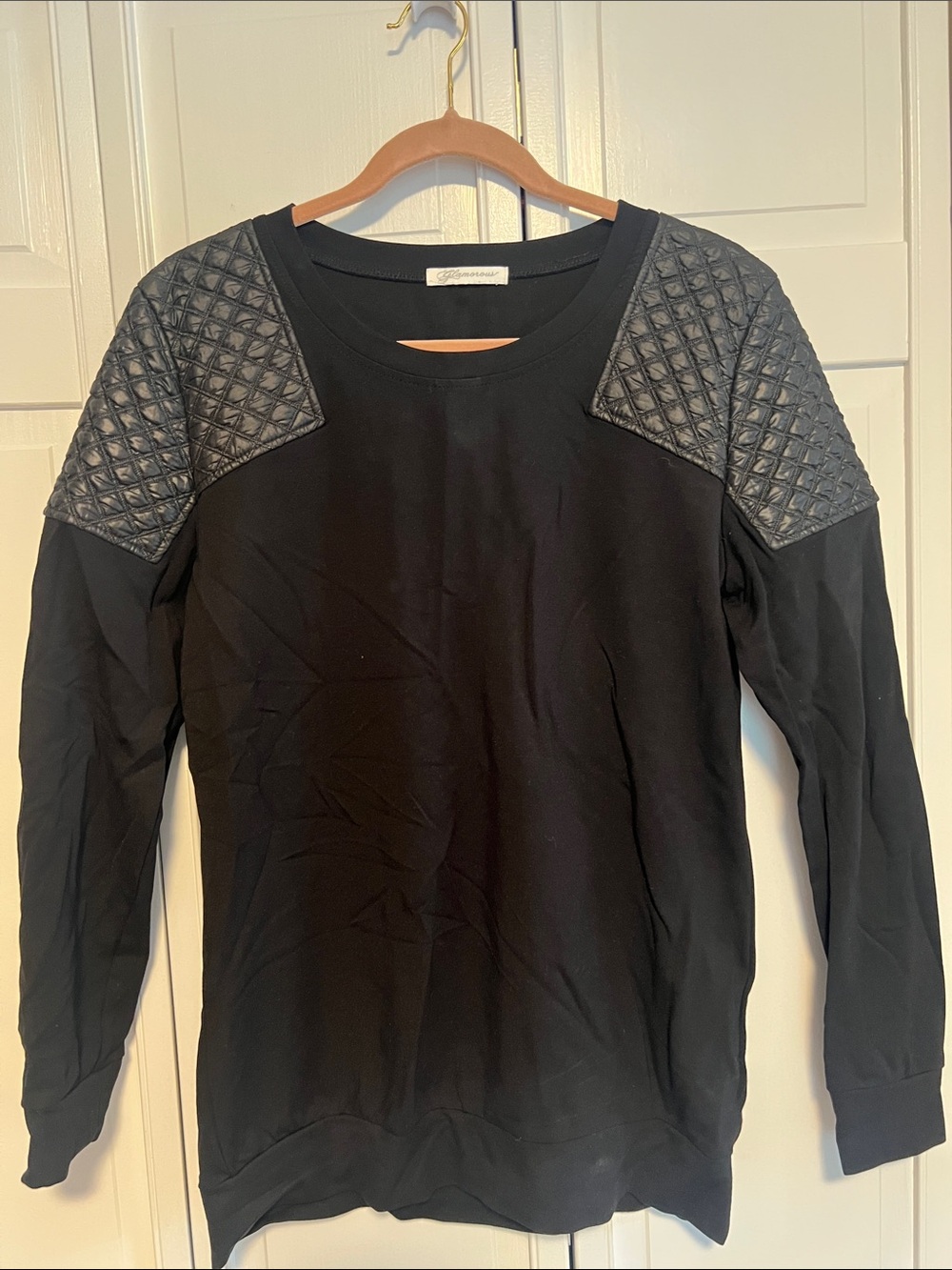 Glamorous Black Quilted-Shoulder Sweatshirt